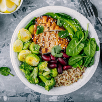 對於體重過重或肥胖的成年人而言，間歇性斷食、傳統飲食建議還是沒有醫療介入，對減肥效果更好？